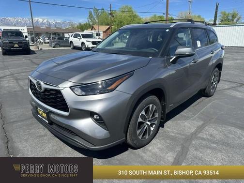 Heavy Metal 2026 Toyota Highlander Hybrid XLE