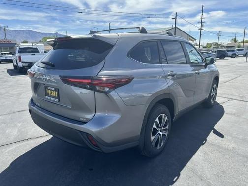 Heavy Metal 2026 Toyota Highlander Hybrid XLE