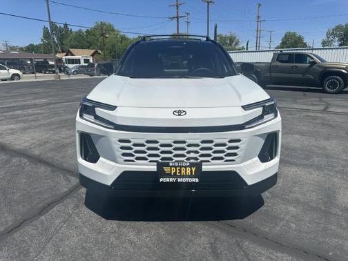 Wind Chill Pearl w/Black Roof 2026 Toyota RAV4 Plug-In Hybrid SE