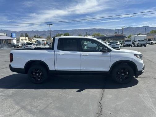 Platinum White Pearl 2026 Honda Ridgeline Black