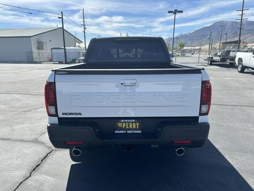 Platinum White Pearl 2026 Honda Ridgeline Black