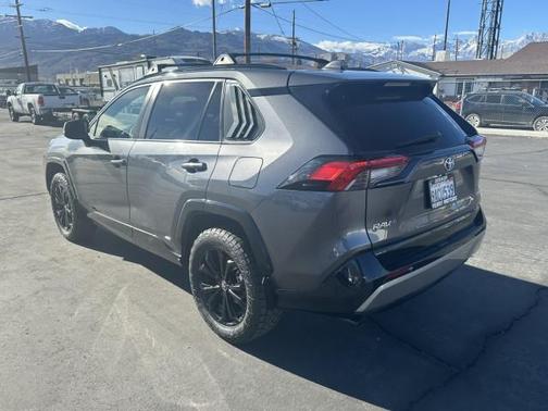 2022 Toyota RAV4 Hybrid SE