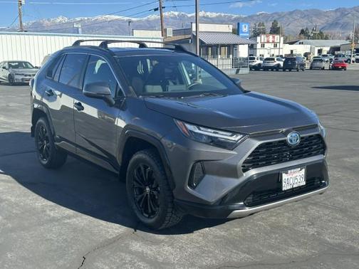 2022 Toyota RAV4 Hybrid SE