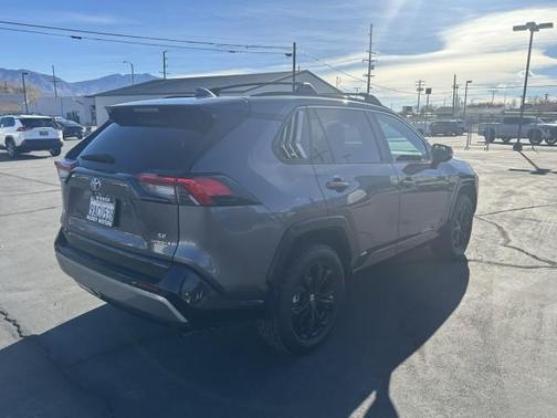 2022 Toyota RAV4 Hybrid SE