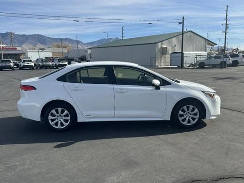 2025 Toyota Corolla Hybrid LE