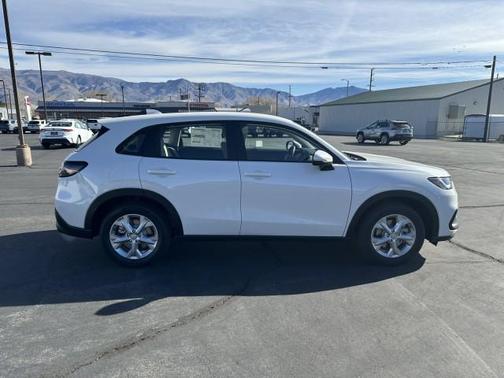 2025 Honda HR-V LX