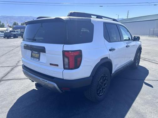 Platinum White Pearl 2026 Honda Passport AWD TrailSport Elite Blackout