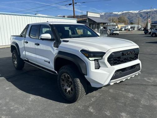 2025 Toyota Tacoma Hybrid Trailhunter