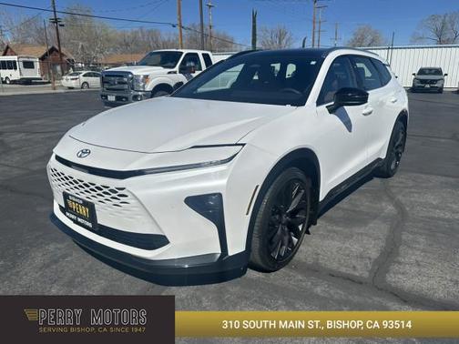 Oxygen White 2025 Toyota Crown Signia Limited