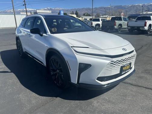 Oxygen White 2025 Toyota Crown Signia Limited