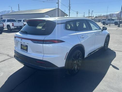 Oxygen White 2025 Toyota Crown Signia Limited