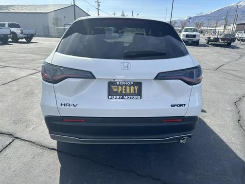 Platinum White Pearl 2026 Honda HR-V AWD Sport