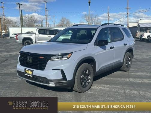 Sonic Gray Pearl 2025 Honda Pilot TrailSport SUV