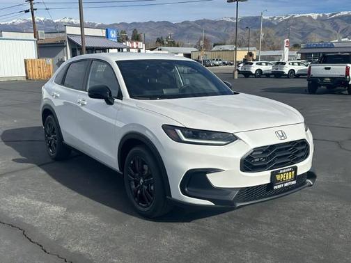 Platinum White Pearl 2026 Honda HR-V AWD Sport