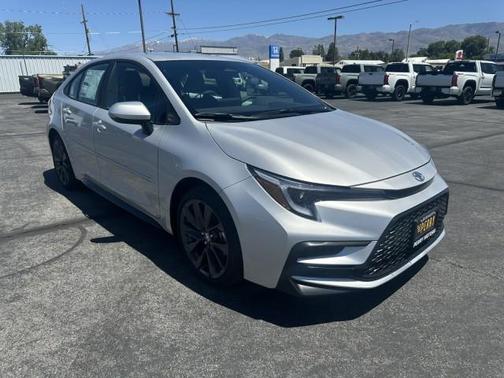 Classic Silver Metallic 2026 Toyota Corolla SE