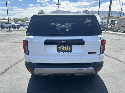 Platinum White Pearl 2026 Honda Passport AWD TrailSport Elite Blackout