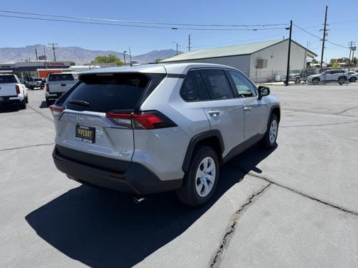 2025 Toyota RAV4 LE