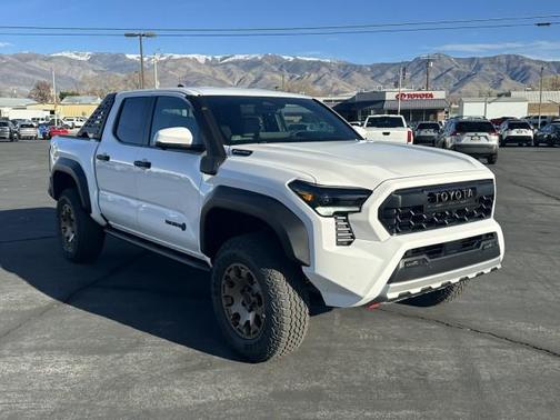 2025 Toyota Tacoma Hybrid Trailhunter