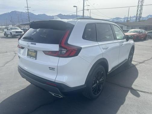 Platinum White Pearl 2026 Honda CR-V Hybrid Sport Touring AWD
