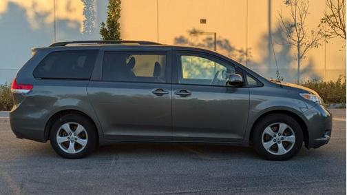 Predawn Gray Mica 2013 Toyota Sienna LE