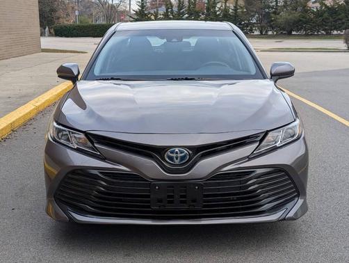 2018 Toyota Camry Hybrid SE