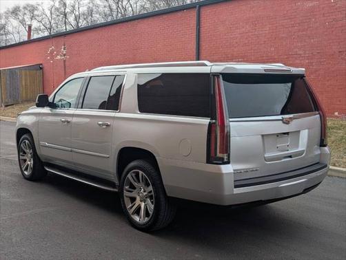 2017 Cadillac Escalade ESV Luxury
