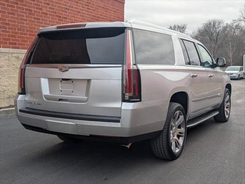 2017 Cadillac Escalade ESV Luxury