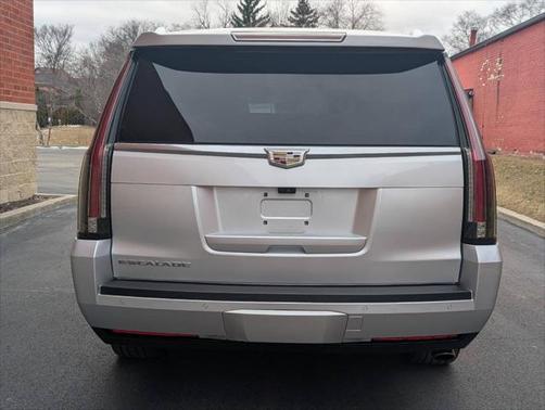 2017 Cadillac Escalade ESV Luxury