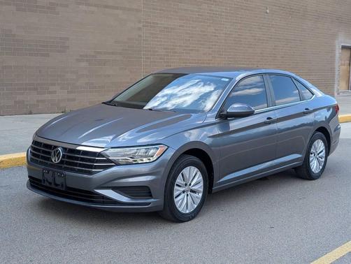 Gray 2019 Volkswagen Jetta 1.4T S