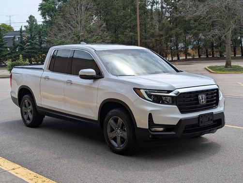 White 2023 Honda Ridgeline RTL-E