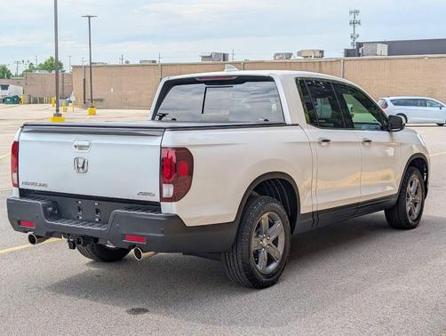 White 2023 Honda Ridgeline RTL-E
