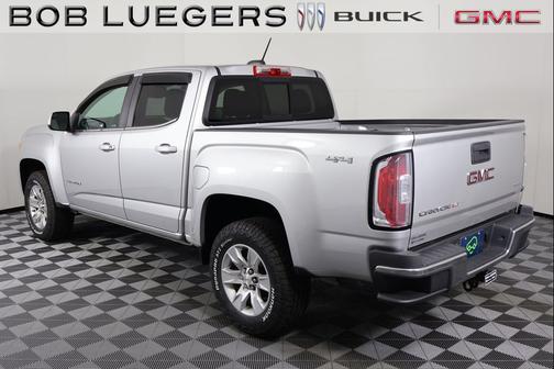 Gray 2018 GMC Canyon SLE
