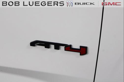 2026 GMC Yukon 4WD AT4