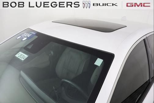 White Frost Tricoat 2024 Buick Envista Avenir FWD