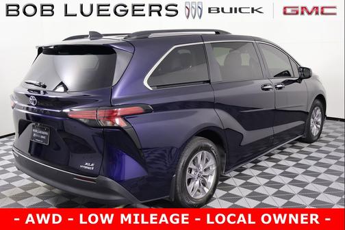2022 Toyota Sienna XLE