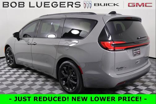 2025 Chrysler Pacifica Limited