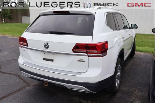 Pure White 2018 Volkswagen Atlas 3.6L SEL Premium