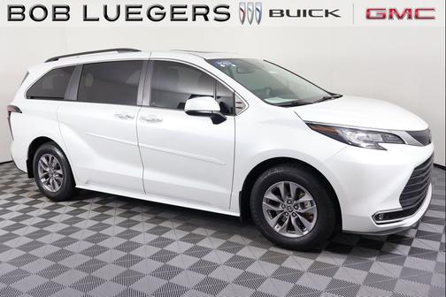 Wind Chill Pearl 2023 Toyota Sienna XLE
