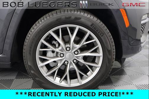 Baltic Gray Metallic Clearcoat 2022 Jeep Grand Cherokee Summit