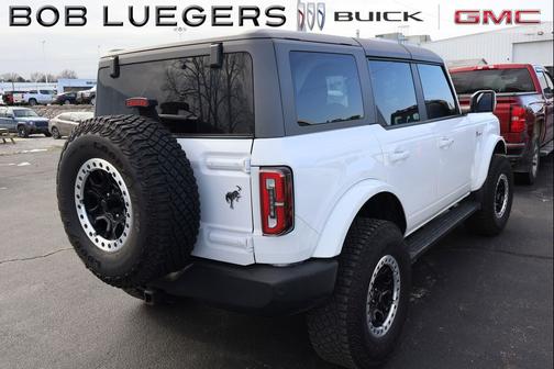 2024 Ford Bronco Outer Banks