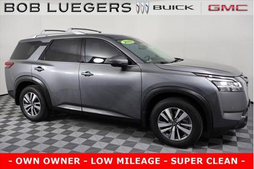 2022 Nissan Pathfinder SL 4WD