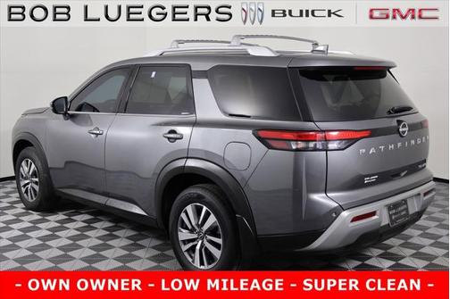 2022 Nissan Pathfinder SL 4WD