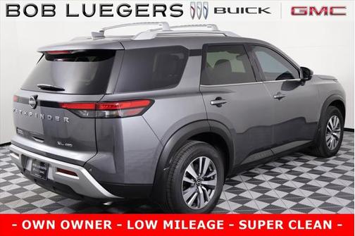 2022 Nissan Pathfinder SL 4WD