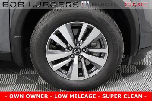 2022 Nissan Pathfinder SL 4WD