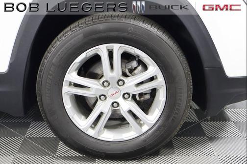 Summit White 2024 GMC Terrain SLE