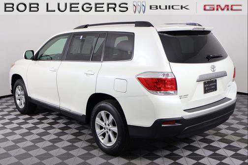 Blizzard Pearl 2013 Toyota Highlander SE