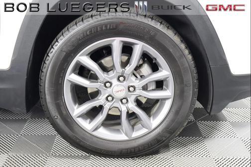 Summit White 2022 GMC Terrain SLT