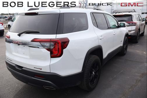 2023 GMC Acadia AWD AT4