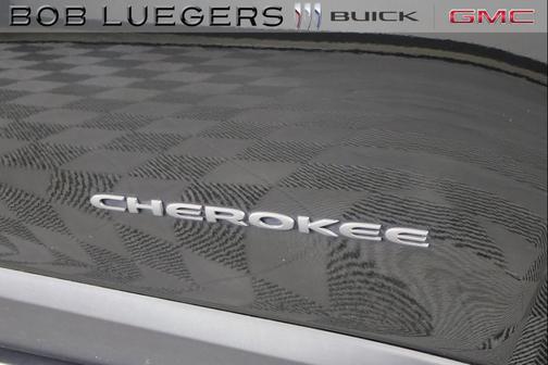 Diamond Black Crystal Pearlcoat 2022 Jeep Cherokee Trailhawk