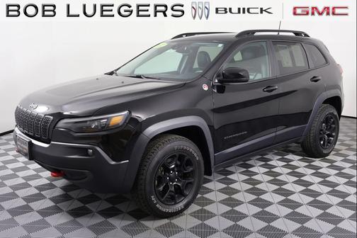 Diamond Black Crystal Pearlcoat 2022 Jeep Cherokee Trailhawk